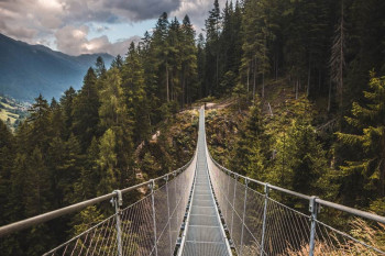 Fotobehang Hangbrug in de Dolomieten