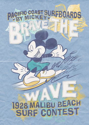 Disney Fotobehang Mickey Brave the Wave - 200 x 280 cm