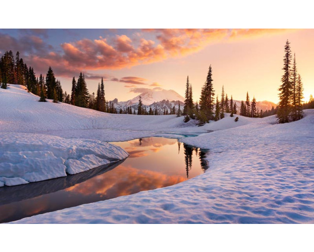America the Beautiful winter landschap fotobehang, met een prachtig besneeuwd landschap.