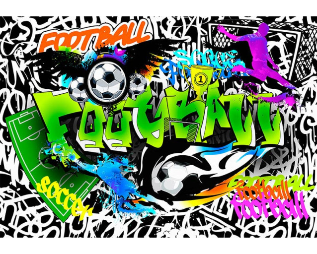 Graffiti-stijl muurschildering met een kleurrijke voetbal, voor een sportieve en artistieke uitstraling.