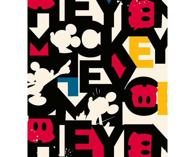 Mickey Mouse Mix-up fotobehang toont verschillende versies van Mickey Mouse in een speels chaotisch ontwerp, vol kleur en energie.