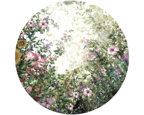Wildernis met kleurrijke bloemen en planten, weergegeven op een natuurlijke behangcirkel.