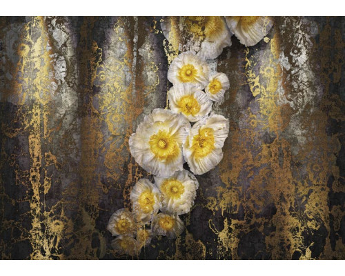 Dit fotobehang met gouden klaprozen bloemen voegt luxe en elegantie toe aan een kamer met een abstract bloemenontwerp.