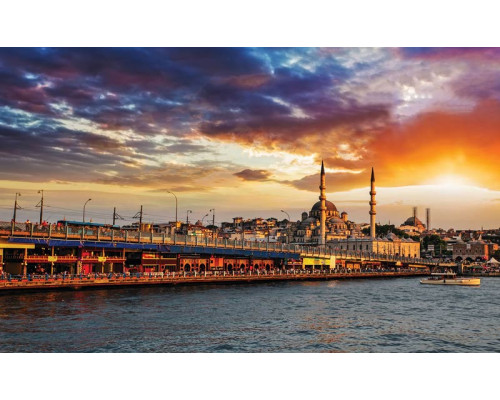 Fotobehang van de skyline van Istanbul, met moskeeën en hoge gebouwen.