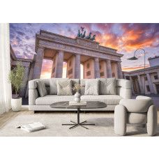 Fotobehang Brandenburger Tor bij Warm Avondlicht in de woonkamer met indrukwekkende architectuur en zachte gloed in de lucht.