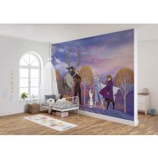 Een fotobehang van Disney Frozen met een betoverend herfstbos waar Elsa in staat, in de kinderkamer.