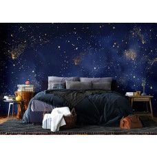 Een fotobehang met een sfeervolle aquarel sterrenhemel in de slaapkamer, met zachte nachtblauwe tinten en fonkelende sterren voor een rustgevende uitstraling.