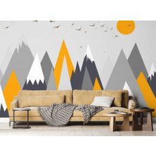 Een fotobehang van een berglandschap met illustraties van vogels en zon in een woonkamer.