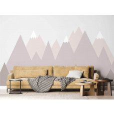 Een fotobehang van bergtoppen met een illustratie van bergen in een woonkamer.