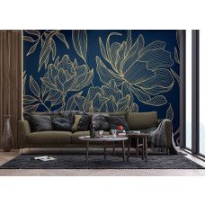 Een fotobehang met een chic gouden bloemenpatroon in de woonkamer, waar de combinatie van warme goudtinten en donkergroene achtergronden een elegante en sfeervolle ambiance creëert.