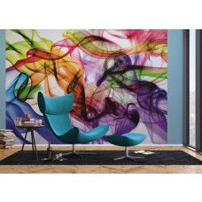 Abstract fotobehang met een kleurrijke rook in een woonkamer.