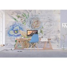 Een fotobehang van bloemen op houten planken, dat een rustieke en charmante sfeer creėert in een kantoor.