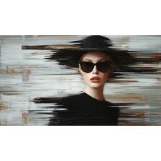 Fotobehang stijlvolle vrouw met zwarte hoed en zonnebril tegen abstracte achtergrond.