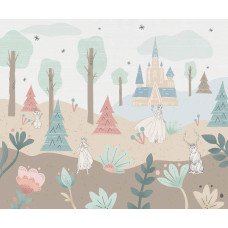 Fotobehang Frozen Castle Playground met Elsa, Anna, Olaf, een magisch hert en het kasteel van Arendelle in een sprookjesachtig pastel landschap.