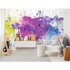 Een fotobehang van geschilderde flamingo's in een kinderkamer met een creatieve sfeer.