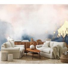 Fotobehang met vloeiende aquarelvormen en goudaccenten in een woonkamer.