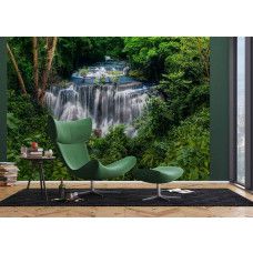 Een fotobehang van de Huai Mae Khamin waterval in Thailand in een regenwoud in een woonkamer met Airtex.
