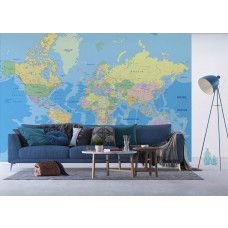 Een fotobehang van een klassieke wereldkaart, ideaal voor het toevoegen van een globetrotter-stijl in een woonkamer.