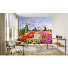 Fotobehang van een Nederlands landschap met tulpenvelden in een eigentijds kantoor.