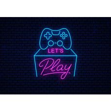 Fotobehang Let’s Play Gaming Neon met neon gamecontroller en roze tekst op donkere baksteenachtergrond.