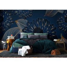 Een fotobehang met luxe chrysanten en gouden accenten in de slaapkamer, waarin de gedetailleerde bloembladeren en metallic goudkleuren zorgen voor een weelderige en rustgevende ambiance.