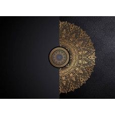 Een fotobehang met een luxe gouden mandala, waarin sierlijke patronen en verfijnde details in goud zorgen voor een spirituele en elegante uitstraling.