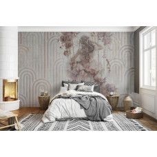 Fotobehang schommelend meisje met rozen in een slaapkamer, poëtische sfeer.