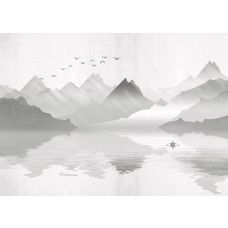 Een fotobehang van mistige bergen bij een meer.