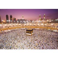 Fotobehang van moslimpelgrims die tawaaf doen rond de Kaäba in Mekka tijdens de hadj, weergegeven op vliesbehang.