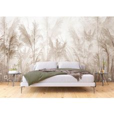 Een fotobehang met een pampasgras tuin in de slaapkamer, waarin de luchtige grashalmen en subtiele aardetinten zorgen voor een serene en ontspannen ambiance.