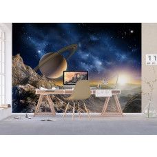 Een fotobehang van een planeet en sterren in de ruimte, het heelal met Jupiter in een kantoor met vliesbehang.