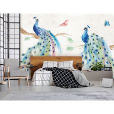 Fotobehang met sierlijke pauwen in zachte tinten en gedetailleerde veren. Dit fotobehang creëert een serene ambiance in een slaapkamer.