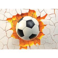 Fotobehang voetbal door de muur met 3D-effect van een bal die door gebarsten wand knalt.