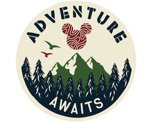 Behangcirkel van Mickey Mouse op avontuur, met een vrolijke en kleurrijke achtergrond vol actie.