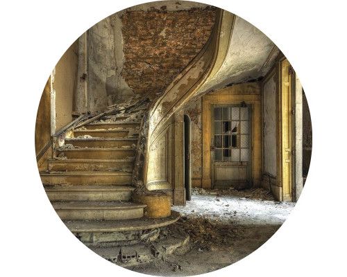 Oud gebouw in industriële stijl, afgebeeld op een behangcirkel.