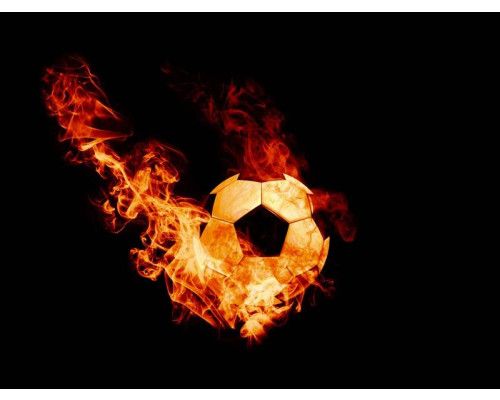Fotobehang van een brandende voetbal met vlammen, perfect voor de kinderkamer of tienerkamer.