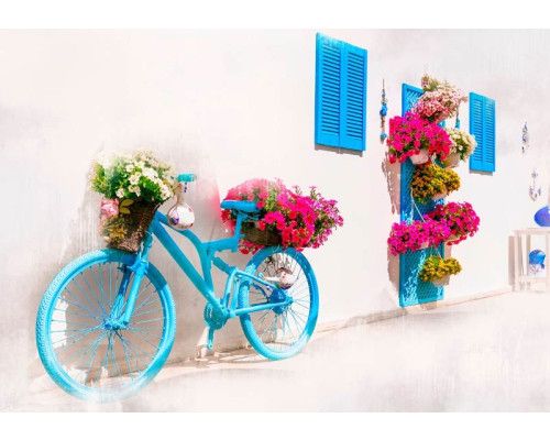 Fotobehang van een fiets in een Griekse steeg, met typische Griekse architectuur.