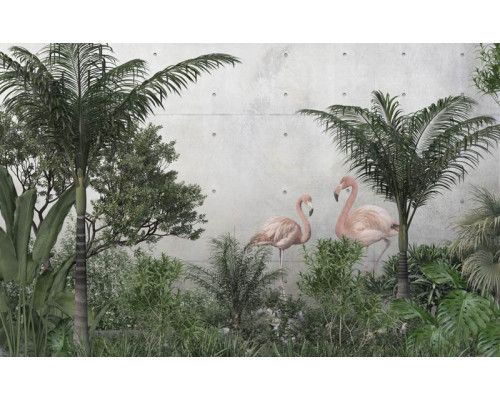 Fotobehang van flamingo's in de jungle, met tropische planten en palmbomen tegen een betonnen achtergrond.