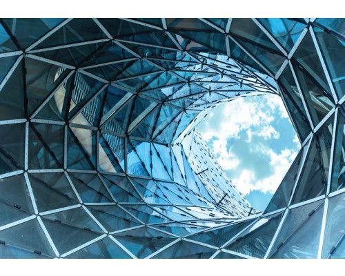 Fotobehang met een glazen tunnel in een gebouw, 3D-effect voor diepte.