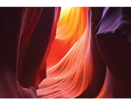 Fotobehang met een grot in 3D-effect, mysterieus en donker.