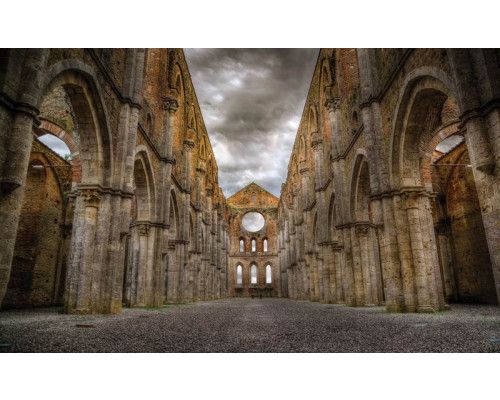 Kasteel met gotische architectuur en 3D-effecten op indrukwekkend fotobehang.