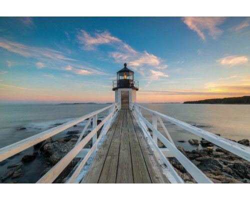 Fotobehang van de Marshall Point vuurtoren, met een schilderachtige haven bij Port Clyde Harbor en de oceaan op de achtergrond.