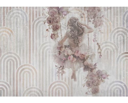 Fotobehang meisje op schommel met rozen en vintage boogpatroon in zachte tinten.