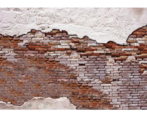 Fotobehang met daarop een oude bakstenen muur met boven en onder cement.