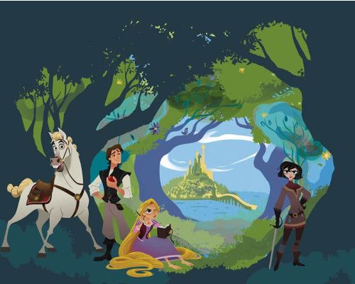 Rapunzel in het Bos fotobehang toont Rapunzel uit Disney's Tangled in een weelderig bos, omringd door bloemen en bomen.