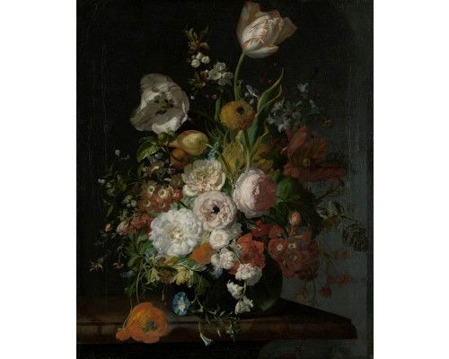 Fotobehang van een stilleven met bloemen in een glazen vaas, Rachel Ruysch, Rijksmuseum.