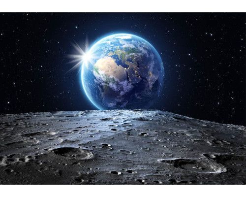 Fotobehang met een indrukwekkend uitzicht op planeet aarde vanaf de maan. De diepe ruimte, het maanoppervlak en de helderblauwe aarde creëren een adembenemend 3D-effect.