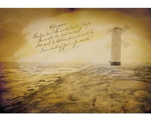 Vintage vuurtoren op een strand, fotobehang met een nostalgische en rustgevende uitstraling.