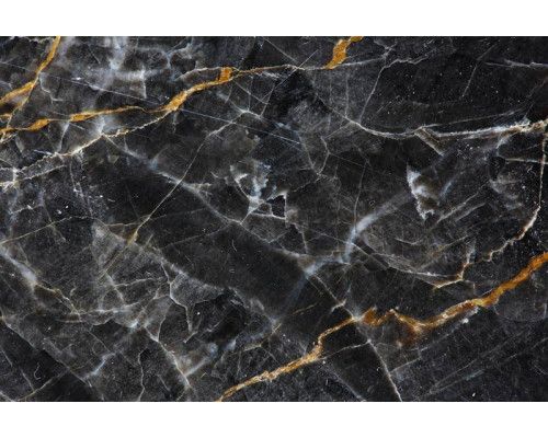 Fotobehang van een stijlvolle zwarte marmeren muur met subtiele witte aders, wat een elegante en luxueuze uitstraling geeft.