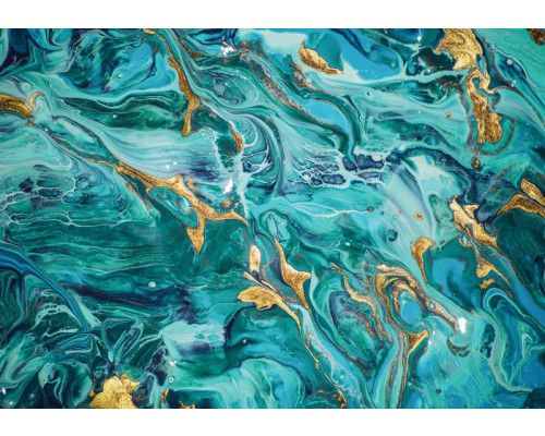 Turquoise en goud vormen samen een prachtig marmerpatroon op dit fotobehang, waardoor het een opvallend element in elke ruimte wordt.